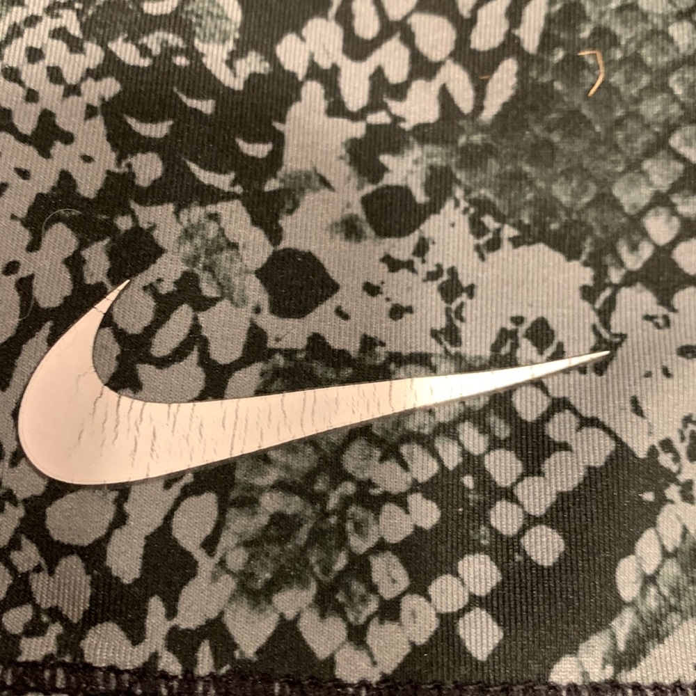 Nike Pro Women’s Snake skin tights - Picture 4 of 7